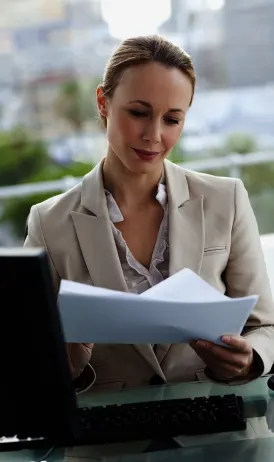 Close-up of a professional managing cloud-based ledgers, illustrating how companies can Outsource Accounting in Virginia to improve efficiency.
